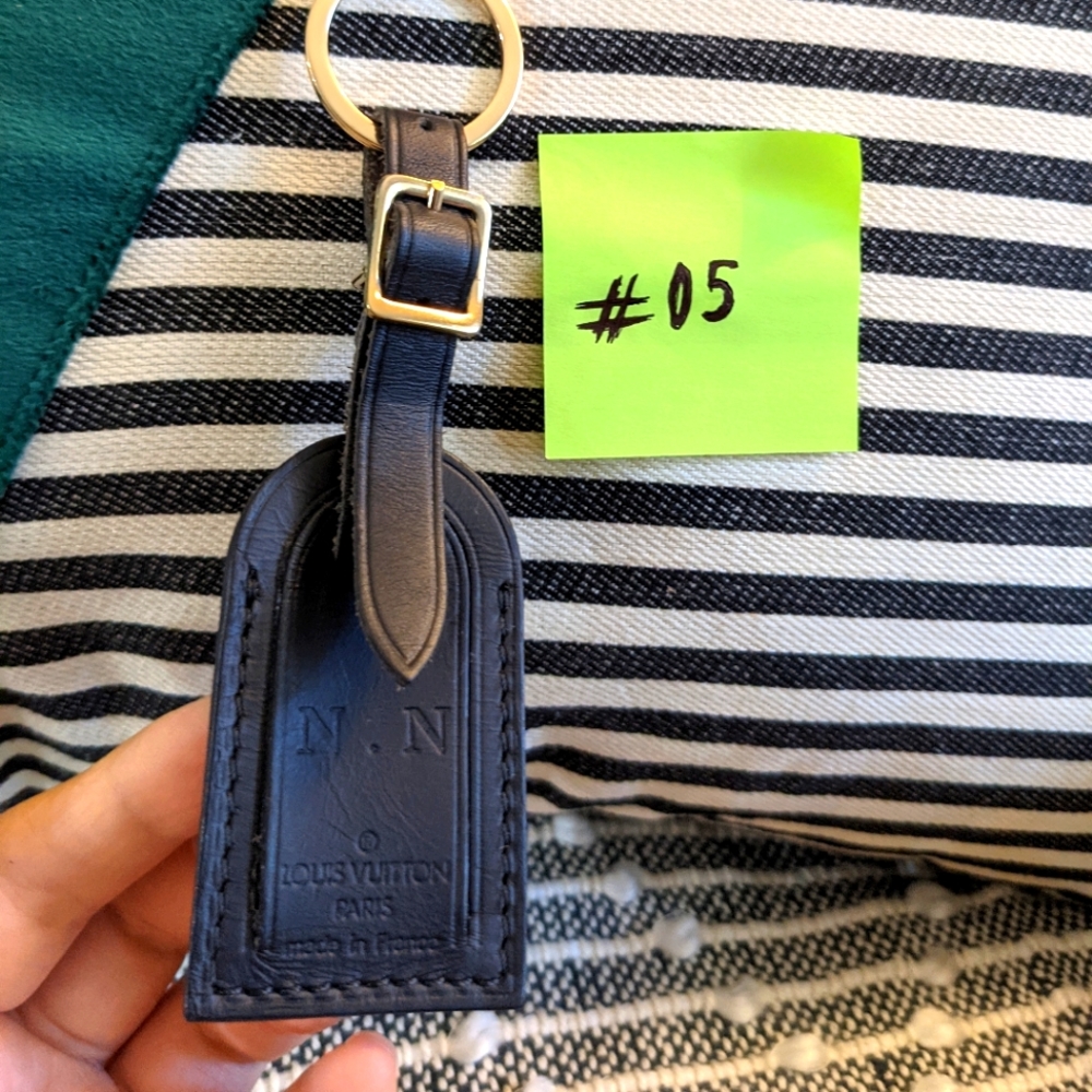Louis Vuitton black luggage tag